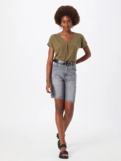 Vero Moda T-shirts Shirt POWER Dames Olijfgroen 11 Vero Moda T-shirts Shirt POWER Dames Olijfgroen -Ulla Popken Verkoop 27d7d819993cb770b6563408020c6de8