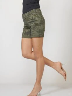 Koroshi Denim Shorts Slimfit Jeans Dames Kaki / Spar -Ulla Popken Verkoop 3bf66c909d2e42e8cf7d582bff604826