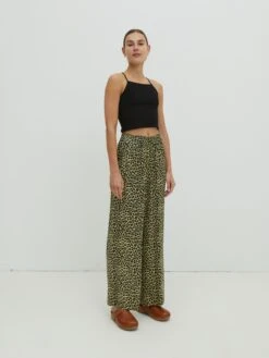 EDITED Crop Tops Top Elora Dames Zwart 13 EDITED Crop Tops Top Elora Dames Zwart -Ulla Popken Verkoop 59f1e5c0dc9249b3c6a0a93f9afeba43