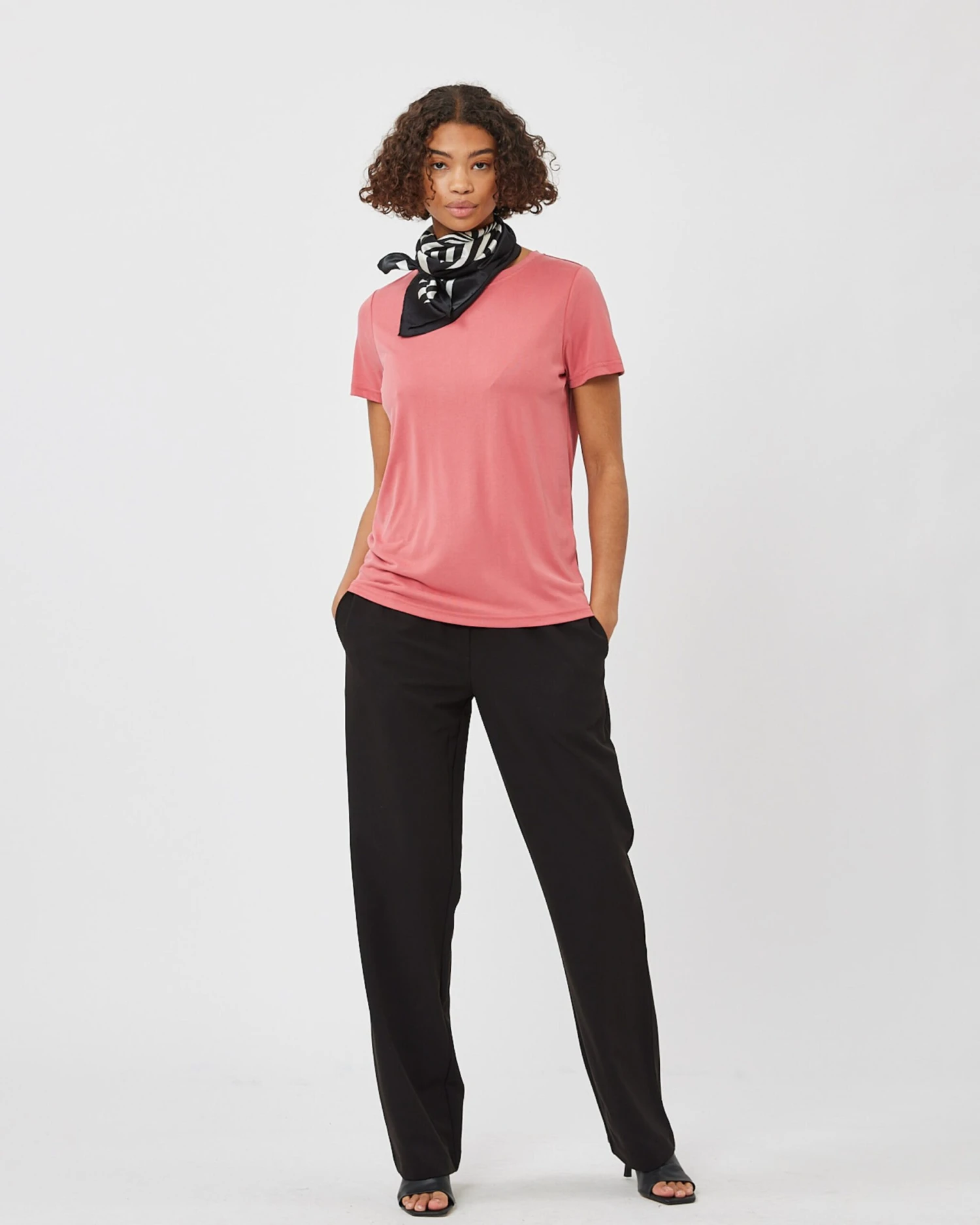 Minimum T-shirts Shirt Rynih Dames Pastelrood 4 Minimum T-shirts Shirt Rynih Dames Pastelrood - Afbeelding 3