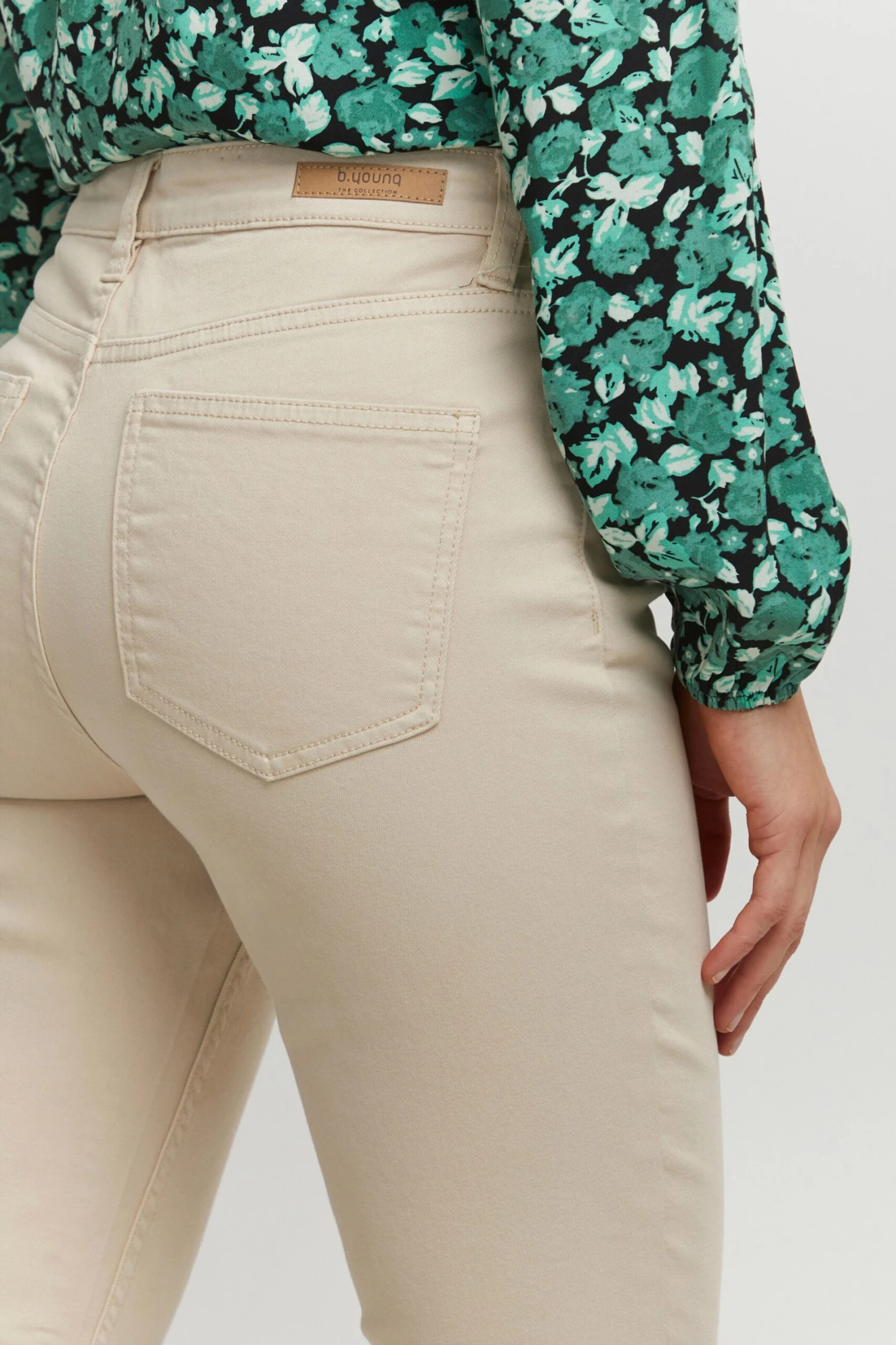 B.young Denim Shorts Slimfit Jeans BYLOLA BYLIKKE Dames Beige 8 B.young Denim Shorts Slimfit Jeans BYLOLA BYLIKKE Dames Beige - Afbeelding 6