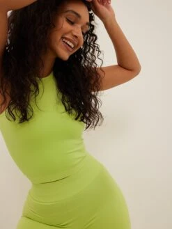 NA-KD Crop Tops Top Dames Limoen