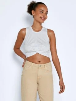 Noisy May Crop Tops Top Twiggi Dames Wit -Ulla Popken Verkoop d8ee3585c8aae3b2002251f615ec5b75