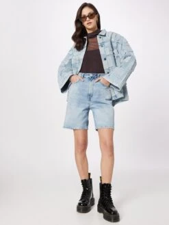 WEEKDAY Denim Shorts Regular Jeans Dandy Dames Lichtblauw -Ulla Popken Verkoop ee9ba71a1344947667a8b37c330c3085