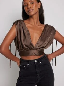 NA-KD Crop Tops Top Dames Chocoladebruin