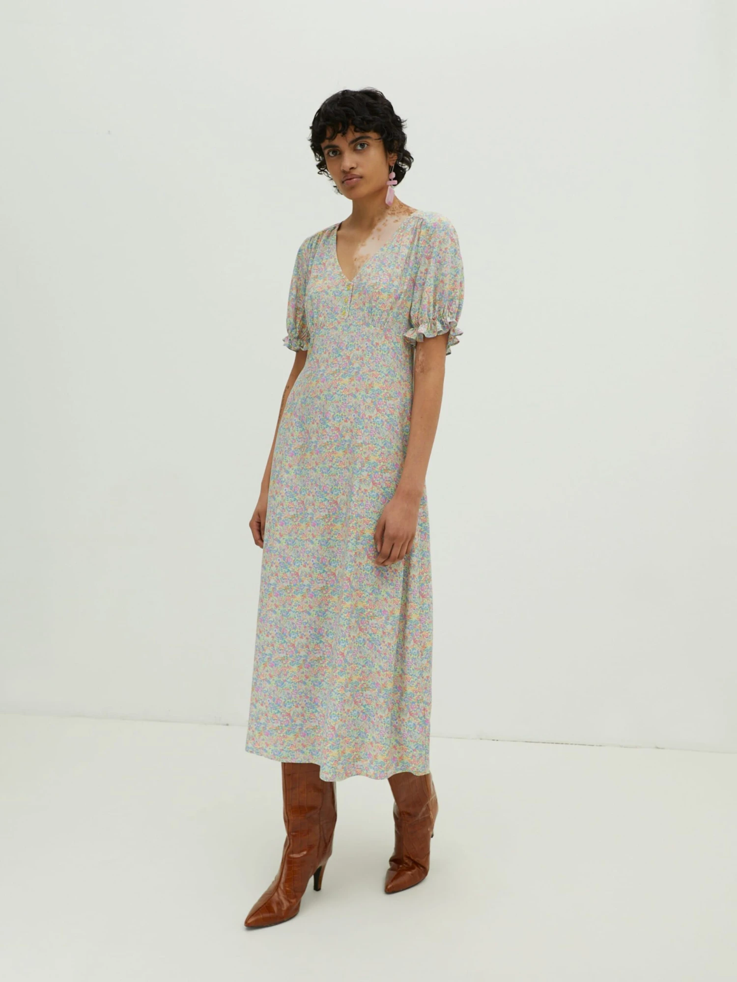 EDITED Midi Jurken Jurk Raina Dames Gemengde Kleuren 5 EDITED Midi Jurken Jurk Raina Dames Gemengde Kleuren - Afbeelding 3